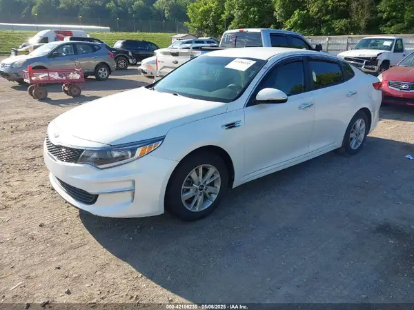 KNAGT4L37H5146068 2017 KIA OPTIMA - Image 2