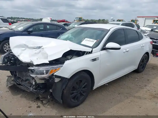 KNAGT4L37J5206064 2018 KIA OPTIMA - Image 2