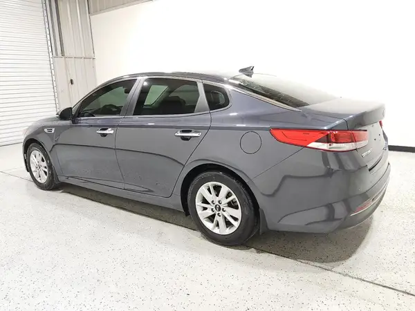 KNAGT4L37J5212186 2018 KIA OPTIMA - Image 2