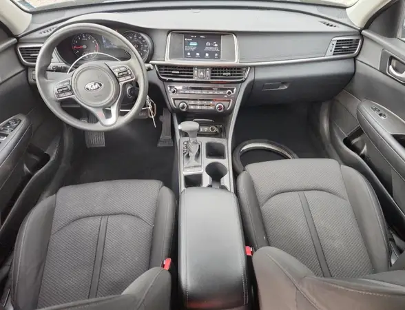 KNAGT4L37J5213774 2018 KIA OPTIMA - Image 8