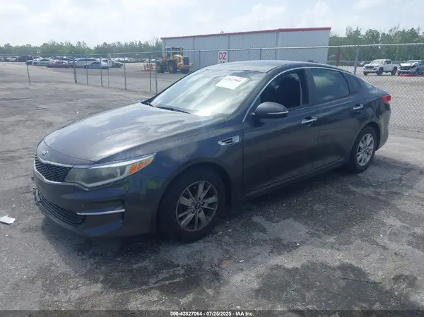 KNAGT4L37J5235807 2018 KIA OPTIMA - Image 2