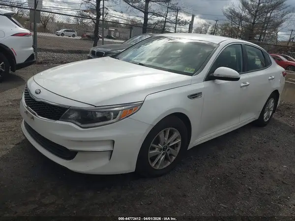 KNAGT4L38G5072870 2016 KIA OPTIMA - Image 2