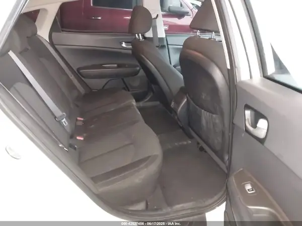 KNAGT4L38G5072898 2016 KIA OPTIMA - Image 8