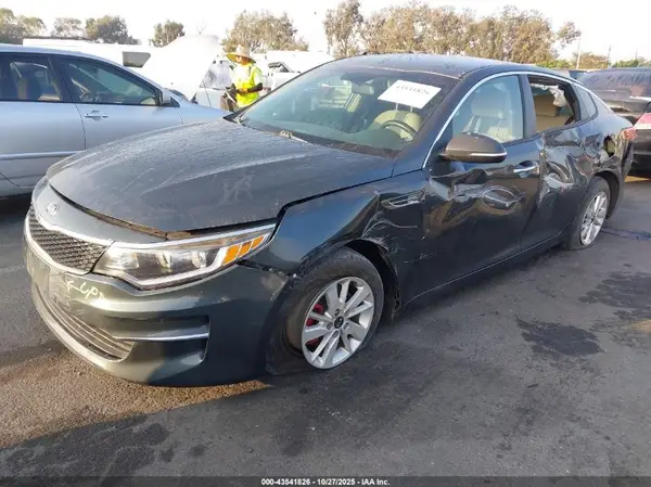 KNAGT4L38G5072903 2016 KIA OPTIMA - Image 2