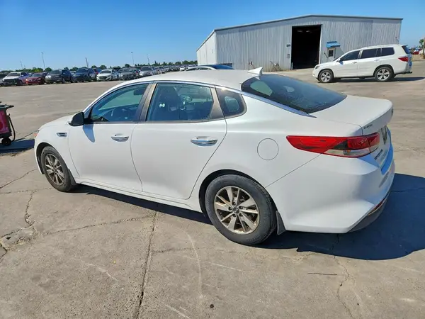 KNAGT4L38G5077163 2016 KIA OPTIMA - Image 2
