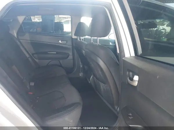 KNAGT4L38G5083576 2016 KIA OPTIMA - Image 8