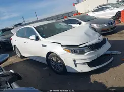 KNAGT4L38G5084226 2016 KIA OPTIMA