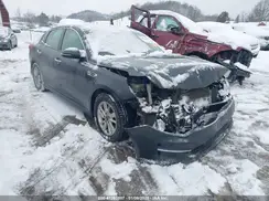 KNAGT4L38G5084985 2016 KIA OPTIMA