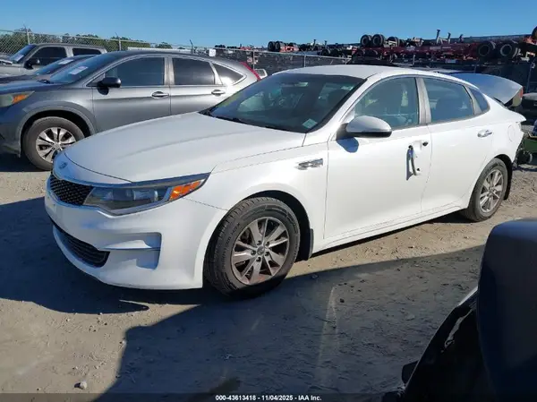 KNAGT4L38G5087496 2016 KIA OPTIMA - Image 2
