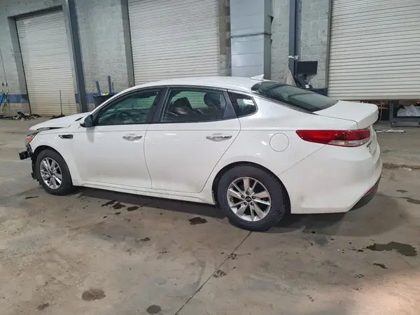 KNAGT4L38G5088177 2016 KIA OPTIMA - Image 2