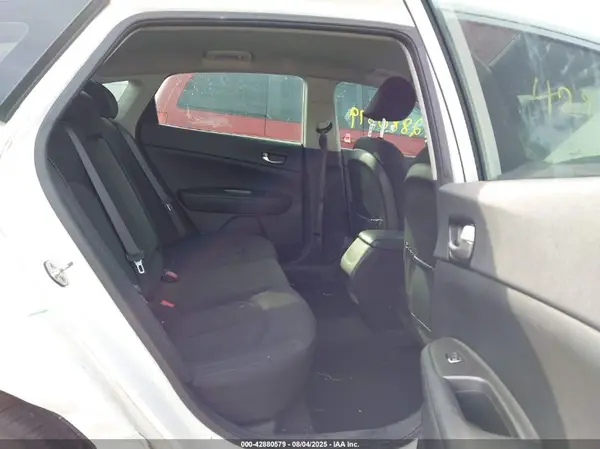 KNAGT4L38G5088647 2016 KIA OPTIMA - Image 8