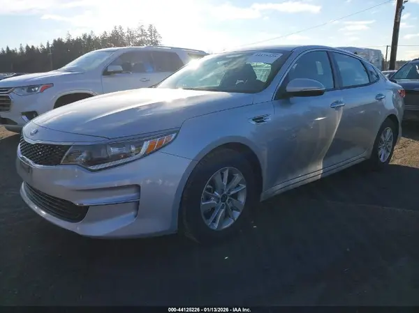 KNAGT4L38G5110873 2016 KIA OPTIMA - Image 2
