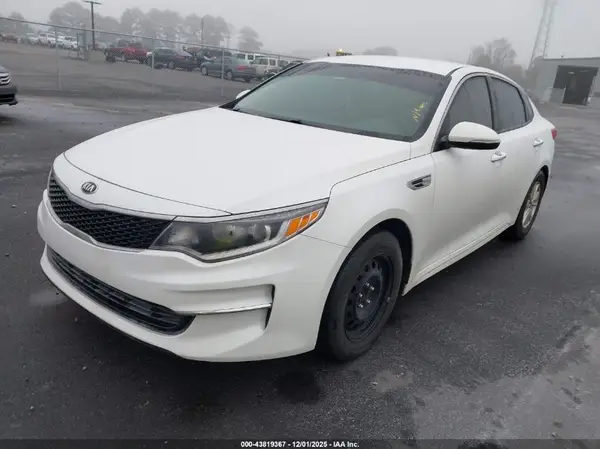 KNAGT4L38G5120402 2016 KIA OPTIMA - Image 2