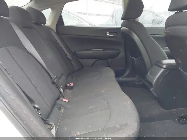 KNAGT4L38G5120402 2016 KIA OPTIMA - Image 8
