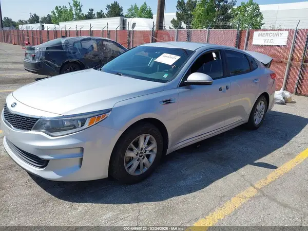 KNAGT4L38H5157676 2017 KIA OPTIMA - Image 2