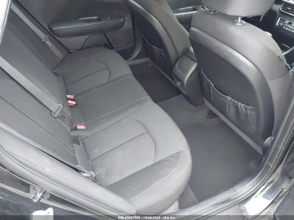 KNAGT4L38H5163459 2017 KIA OPTIMA - Image 8