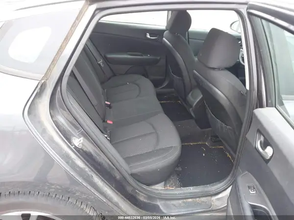 KNAGT4L38J5216957 2018 KIA OPTIMA - Image 8