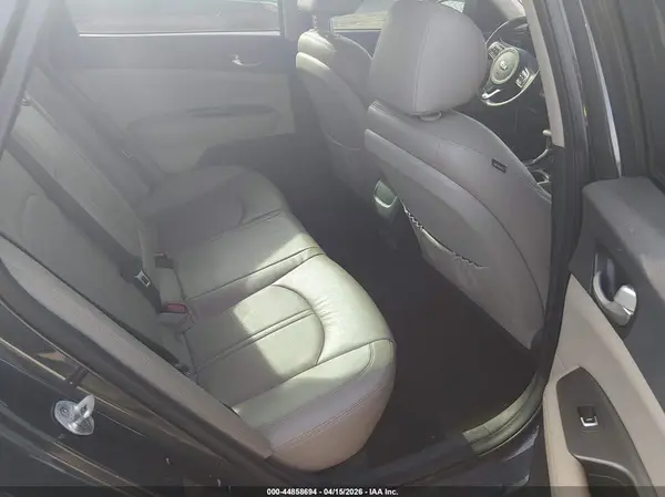 KNAGT4L39G5083988 2016 KIA OPTIMA - Image 8