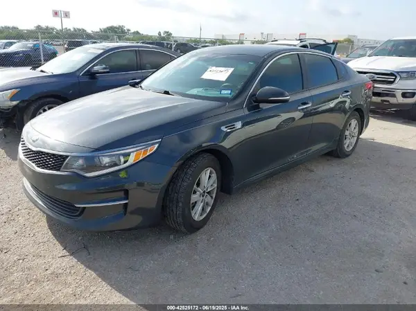 KNAGT4L39G5085594 2016 KIA OPTIMA - Image 2