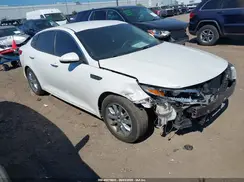KNAGT4L39G5086325 2016 KIA OPTIMA
