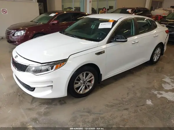 KNAGT4L39G5093582 2016 KIA OPTIMA - Image 2