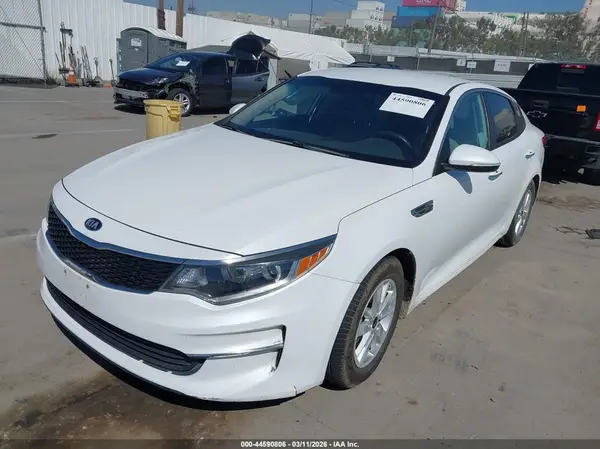 KNAGT4L39G5102636 2016 KIA OPTIMA - Image 2