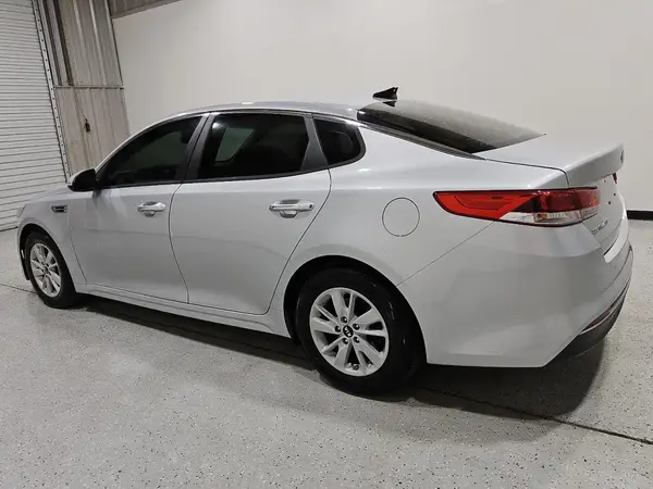 KNAGT4L39G5104144 2016 KIA OPTIMA - Image 2