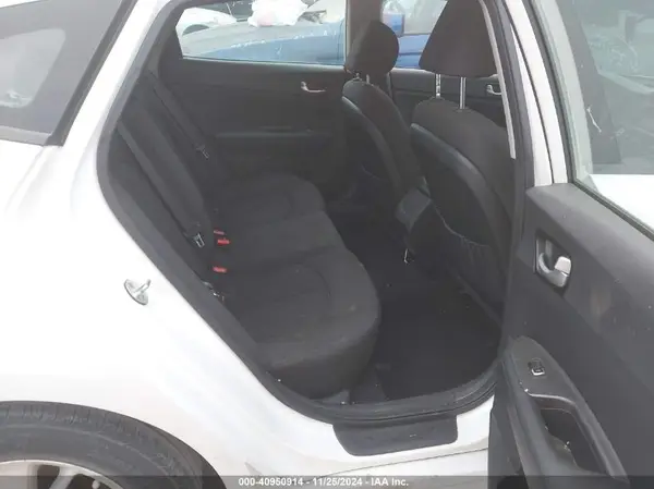KNAGT4L39G5104726 2016 KIA OPTIMA - Image 8
