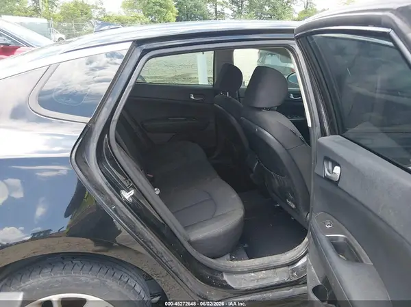 KNAGT4L39G5105553 2016 KIA OPTIMA - Image 8