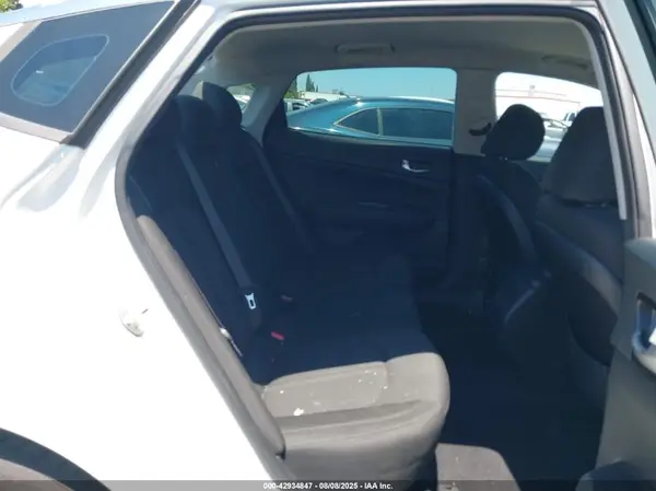 KNAGT4L39G5106766 2016 KIA OPTIMA - Image 8