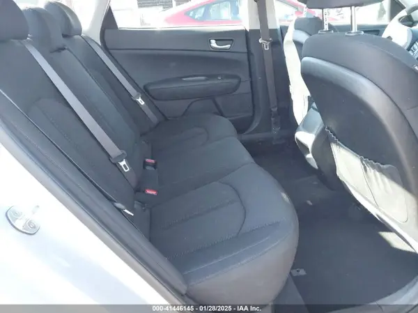 KNAGT4L39G5112440 2016 KIA OPTIMA - Image 8