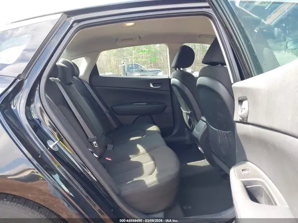 KNAGT4L39G5116990 2016 KIA OPTIMA - Image 8