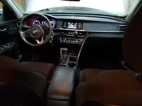 KNAGT4L39H5141194 2017 KIA OPTIMA - Image 8