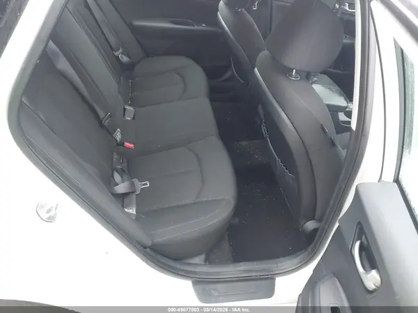 KNAGT4L39H5147772 2017 KIA OPTIMA - Image 8