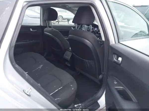 KNAGT4L39H5156133 2017 KIA OPTIMA - Image 8