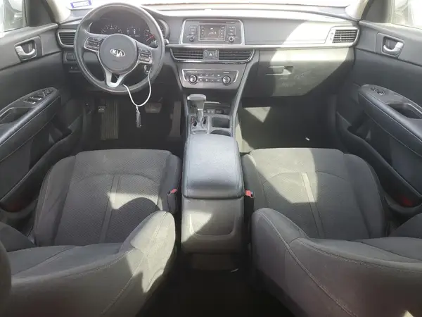 KNAGT4L39H5161090 2017 KIA OPTIMA - Image 8