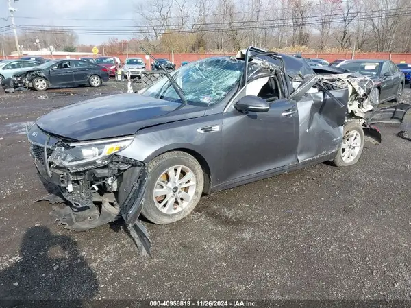 KNAGT4L39J5213131 2018 KIA OPTIMA - Image 2