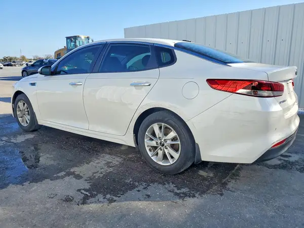 KNAGT4L39J5213579 2018 KIA OPTIMA - Image 2