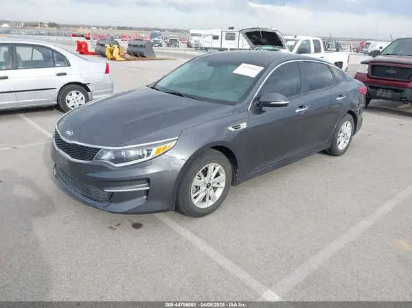 KNAGT4L39J5213873 2018 KIA OPTIMA - Image 2