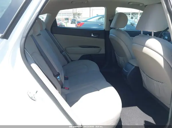 KNAGT4L39J5216109 2018 KIA OPTIMA - Image 8
