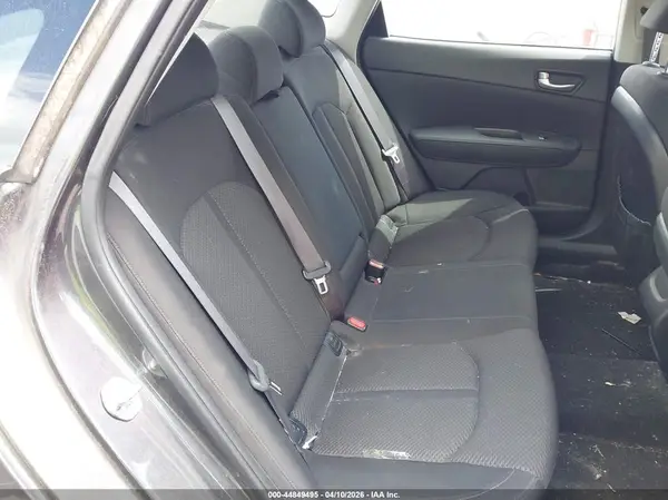 KNAGT4L39J5219561 2018 KIA OPTIMA - Image 8
