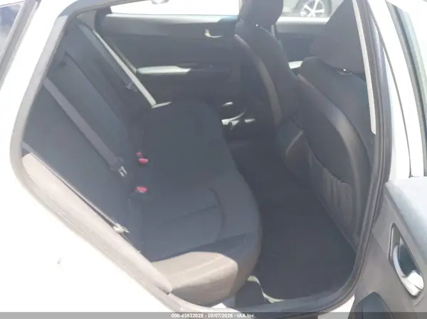 KNAGT4L39J5235985 2018 KIA OPTIMA - Image 8