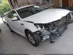 KNAGT4L3XG5074779 2016 KIA OPTIMA