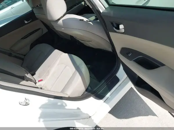 KNAGT4L3XG5088486 2016 KIA OPTIMA - Image 8