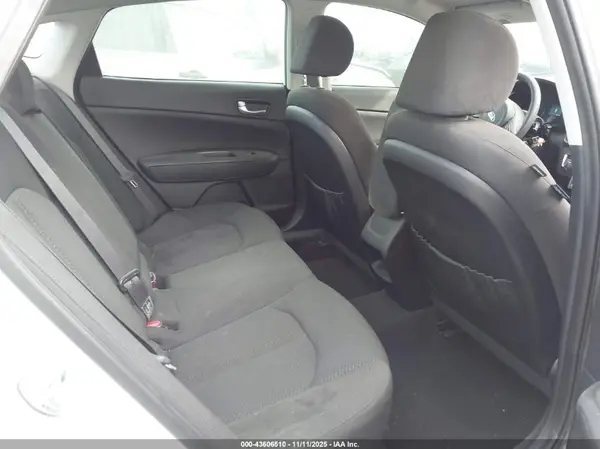 KNAGT4L3XG5093414 2016 KIA OPTIMA - Image 8