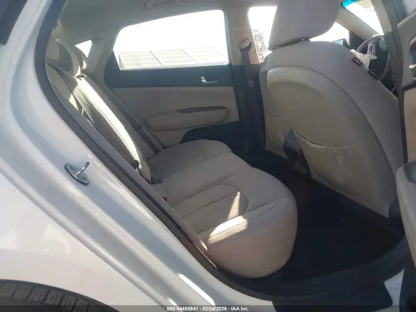 KNAGT4L3XG5095003 2016 KIA OPTIMA - Image 8