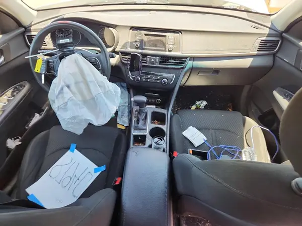 KNAGT4L3XH5133492 2017 KIA OPTIMA - Image 8