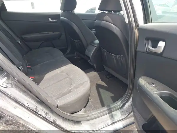 KNAGT4L3XH5163740 2017 KIA OPTIMA - Image 8