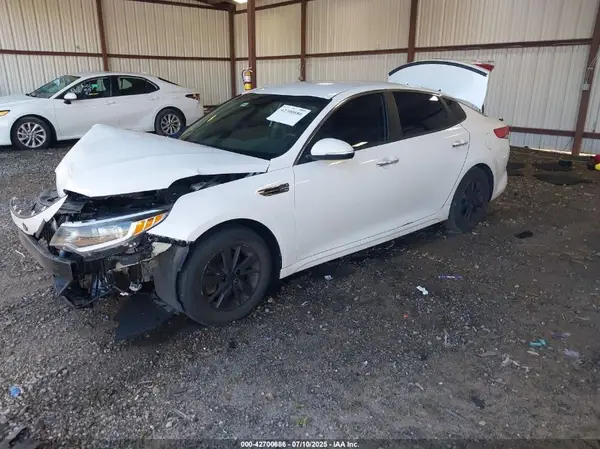 KNAGT4L3XH5179355 2017 KIA OPTIMA - Image 2