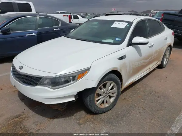 KNAGT4L3XJ5205443 2018 KIA OPTIMA - Image 2